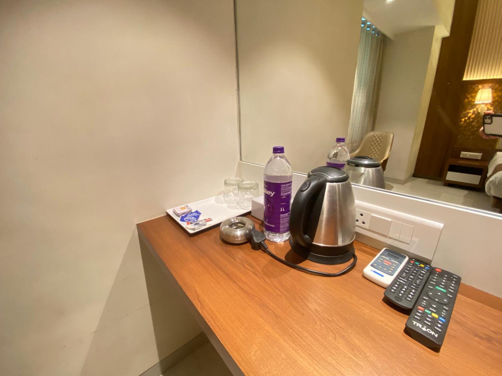 Hotel Czar Inn - Vashi Navi Mumbai Extérieur photo